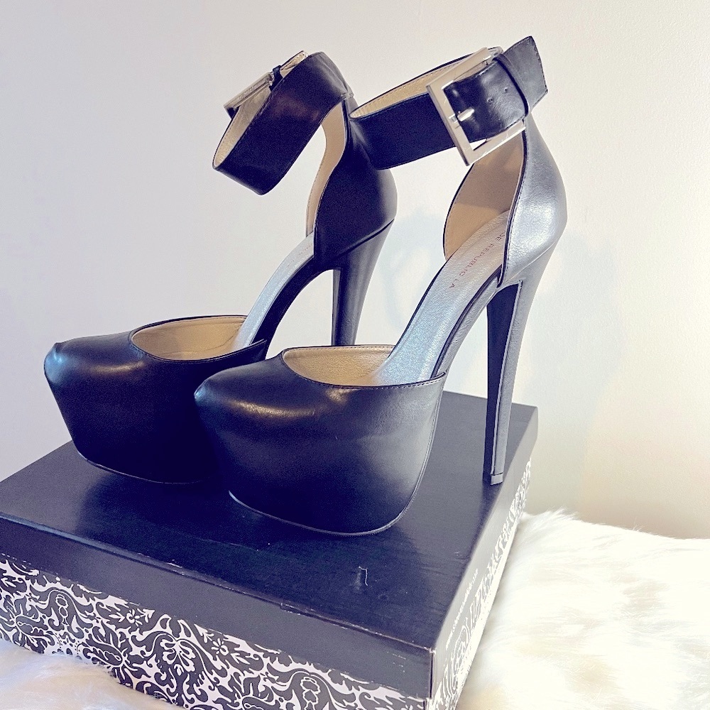 Shoe Republic LA Black Stiletto